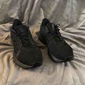 Men’s Nikes size 8